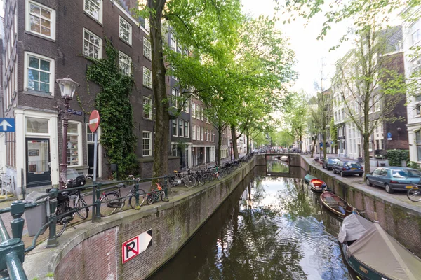 Canales de Ámsterdam, capital de los Países Bajos —  Fotos de Stock