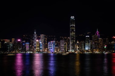 Geceleyin Hong Kong Merkez liman görünüm