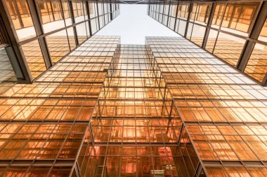 Altın renkli ofis Kulesi cephe İş Merkezi Binası