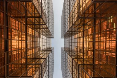 Altın renkli ofis Kulesi cephe İş Merkezi Binası