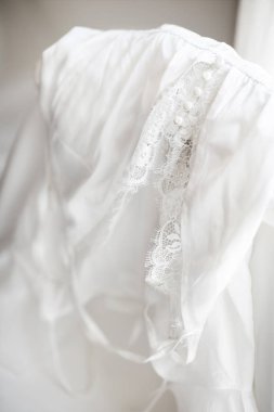 Soyunma gelinlik beyaz sandalye