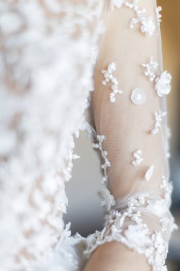 Gelinin el bir zerafet gelinlik