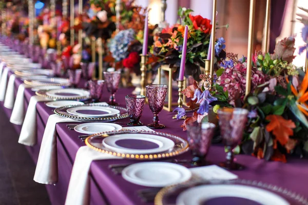 Набір столів для весілля або інша обідня подія — стокове фото