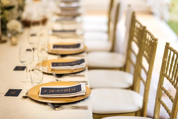 Table set for wedding or another catered event dinner — Stock Photo, Image