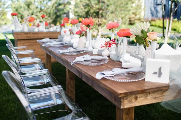 Stół nakryty na wesele lub inny kolacja imprezy cateringowej — Zdjęcie stockowe