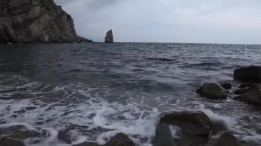 ufukta fırtına deniz kahverengi denizde Karadeniz gemi yelken.