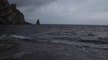 ufukta fırtına deniz kahverengi denizde Karadeniz gemi yelken.