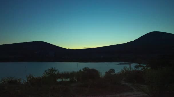 クリミア山脈、黒海、セヴァストポリでクリミア半島夕日の日の出 — ストック動画