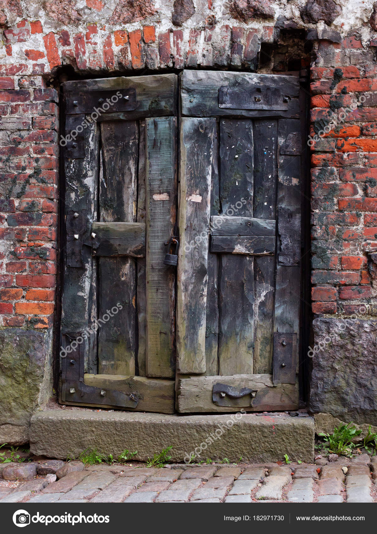 Old Wooden Gates Vintage Doors Old Brick Wall Background Stock