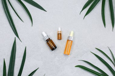 Taş masada doğal yüz serumu, botulin ve Hyaluronic asit..