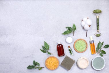 Deniz tuzu ve doğal kozmetik ile kaplıca ürünü bileşimi