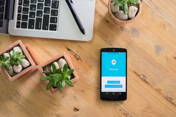 Chiang Mai, Tayland -Ağu 05, 2016:Lg Nexus 5 açık Periskop app