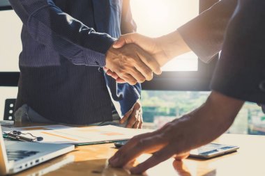 İş ortaklığı toplantı kavramı. Görüntü businessmans handsha