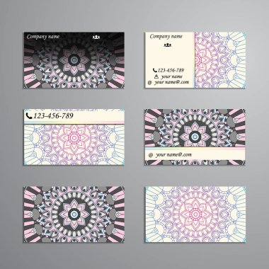 kartvizit ve kartvizit büyük ayarlayın. Çiçek mandala desen 