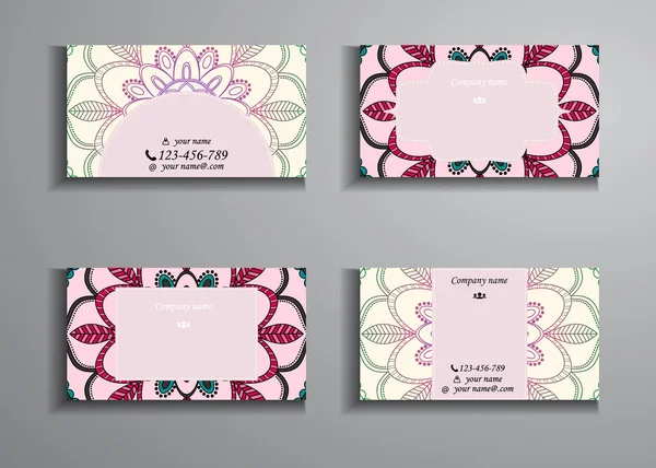 Cartão de visita e cartão de visita grande conjunto. Padrão de mandala floral — Vetor de Stock