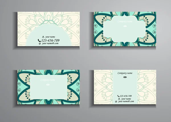 名刺、ビジネス カードの大きなセット。花曼荼羅のパターン — ストックベクタ