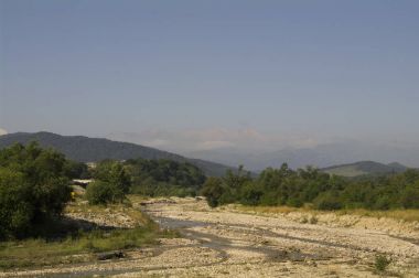 Belgili tanımlık nehir yatak dağ nehir ve eteklerinde.