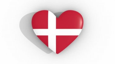 Danimarka bayrağı, bir beyaz arka plan, 3d render top, döngü renkleri zonklayan kalp