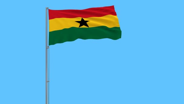 Bandera Ghana Asta Bandera Ondeando Viento Sobre Fondo Azul Puro — Vídeo de stock