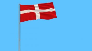 Rüzgar saf mavi arka planda çırpınan bayrak direğine Sovereign askeri sipariş Malta bayrağı.