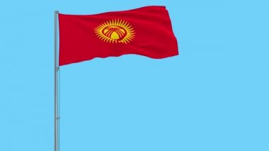 Kırgızistan 'ın bayrağını mavi arka planda dalgalanan bir bayrak direğinde yalıtın. Tarihi bayrak
