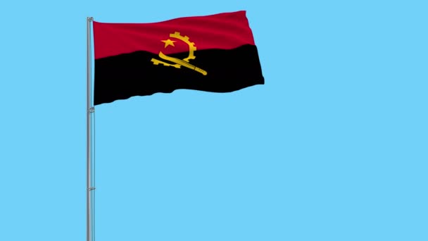 Aislar Bandera Angola Asta Bandera Ondeando Viento Sobre Fondo Azul — Vídeos de Stock