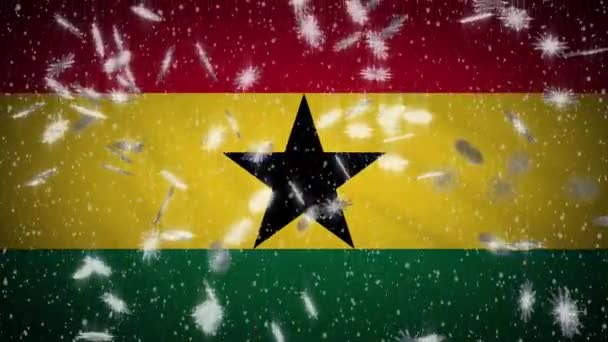 Bandera de Ghana cayendo nieve loopable, Año Nuevo y fondo de Navidad, bucle — Vídeo de stock