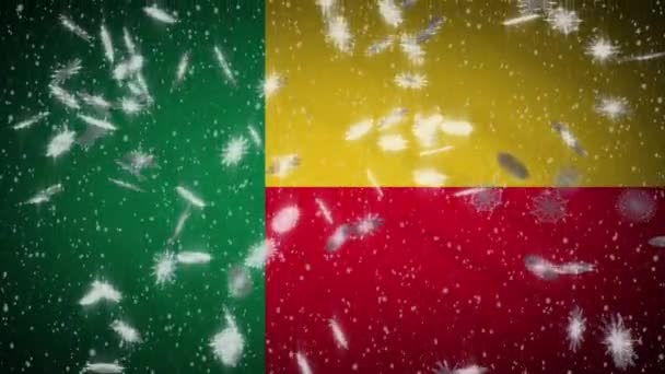 Флаг Бенина падения снега петли, Новый год и Рождество фон, петля — стоковое видео
