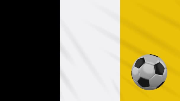 Bandera Matabeleland y pelota de fútbol gira sobre fondo de tela ondulante, bucle — Vídeos de Stock
