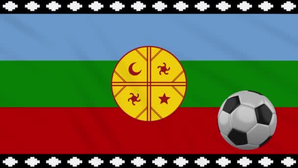 Bandeira Mapuche e bola de futebol gira sobre fundo de pano ondulante, loop — Vídeo de Stock