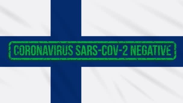 Bandera batiente finlandesa con un sello verde de libertad contra el coronavirus, bucle — Vídeo de stock