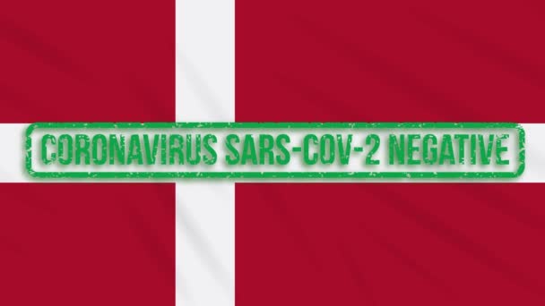 Danmark vajande flagga med grön stämpel av frihet från coronavirus, loop — Stockvideo