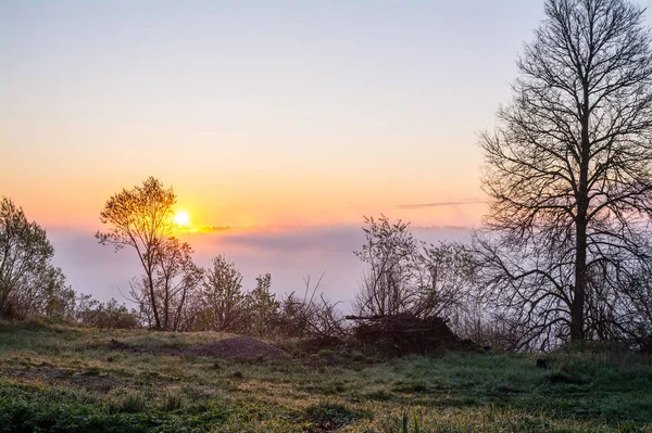 Sonnenaufgang Aus Dem Nebel Mai Blau Orange Morgen — Stockfoto