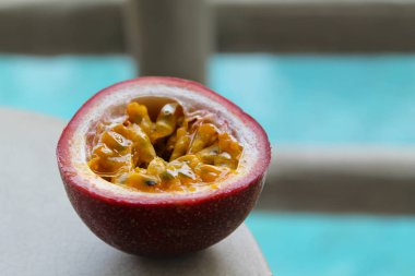 tutku meyve olgun yarısı