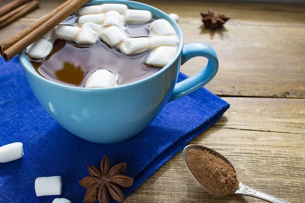 Mavi fincan kakao marshmallows ile