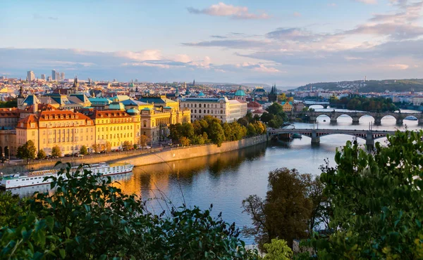 View on Charles bridge over Vltava river in Prague,capital city of Czech republic. — Stock Photo, Image