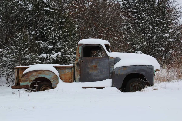 Classic 1954 Pickup Truck Snow — Stock fotografie