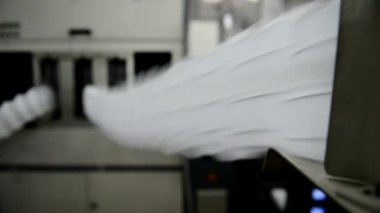 Modern makine otomatik olarak bağımsız yaylar ile durum işler.
