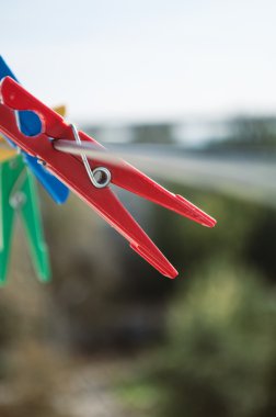 Çok renkli plastik clothespins