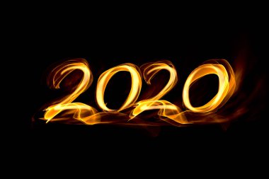 Ateşli numaralar 2020, siyah arka planda duman yeni yıl
