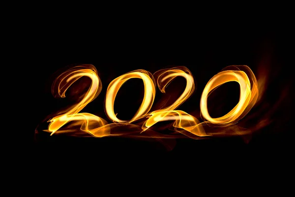 Feurige Zahlen 2020 Mit Rauch Auf Schwarzem Hintergrund — Stockfoto