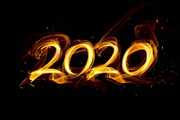 Schöne Feuerzahlen 2020 Mit Funken Auf Schwarzem Hintergrund — Stockfoto