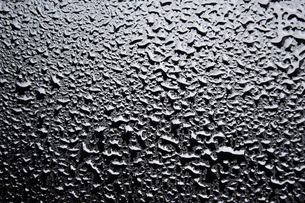 Czarna Sztuczna Skóra Tekstura Kroplami Wody — Zdjęcie stockowe