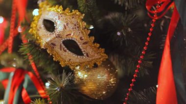 Renkli parlak ışıklar ve odak bokeh. Noel ağacı oyuncaklar, romantik Noel ve yeni yıl, tatil