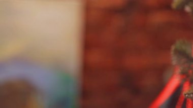 Renkli parlak ışıklar ve odak bokeh. Noel ağacı oyuncaklar, romantik Noel ve yeni yıl, tatil