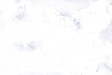 Beyaz kopya alanı olan suluboya çerçeve. Paris mavisi suluboya kenarlı yumuşak mavi el boyası desen. Sanatsal yer tutucu tasarım öğesi. Davet için suluboya kenarlığı.