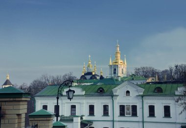 Altın bir haç ile Tapınak