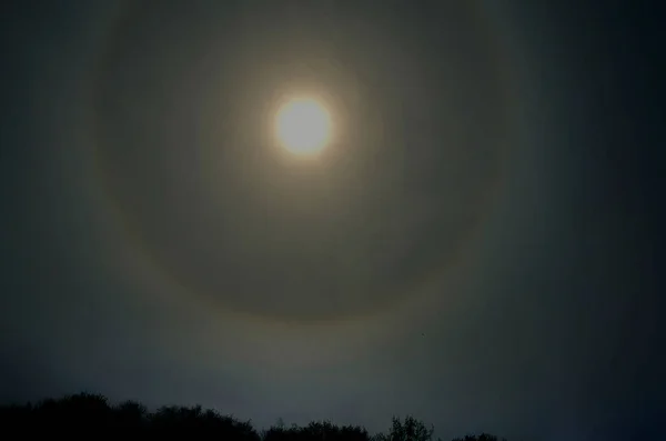 Frühling Ein Ungewöhnliches Phänomen Himmel Ein Großer Kreis Die Sonne — Stockfoto