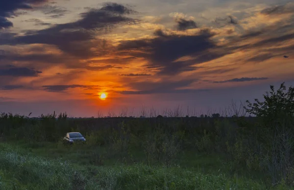 Puesta de sol en la noche de verano — Foto de Stock