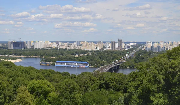 Beautiful city landscape — Stock Photo, Image